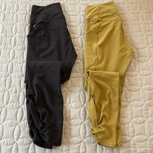 Fabletics Oasis PureLuxe High-Waisted Twist 7/8 Leggings Bundle